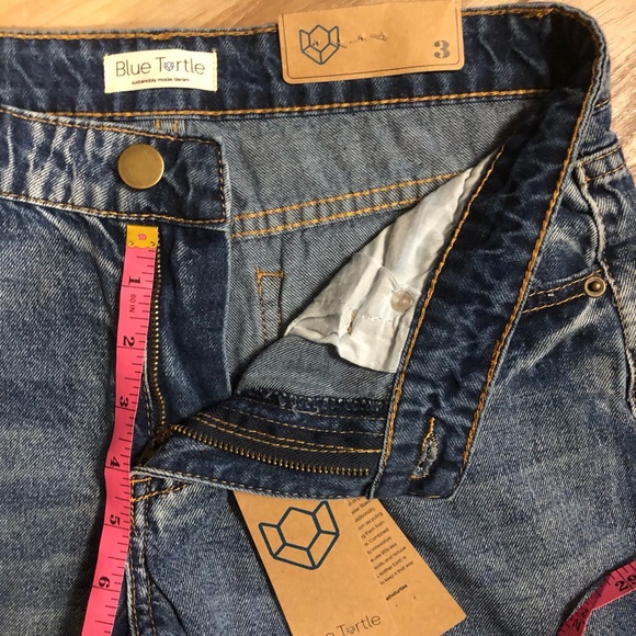 NWT Blue Turtle Distressed "Holes" Blue Jeans Size 3 - Picture 10 of 12